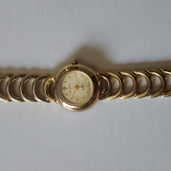 Watch - Picture 3 of 3